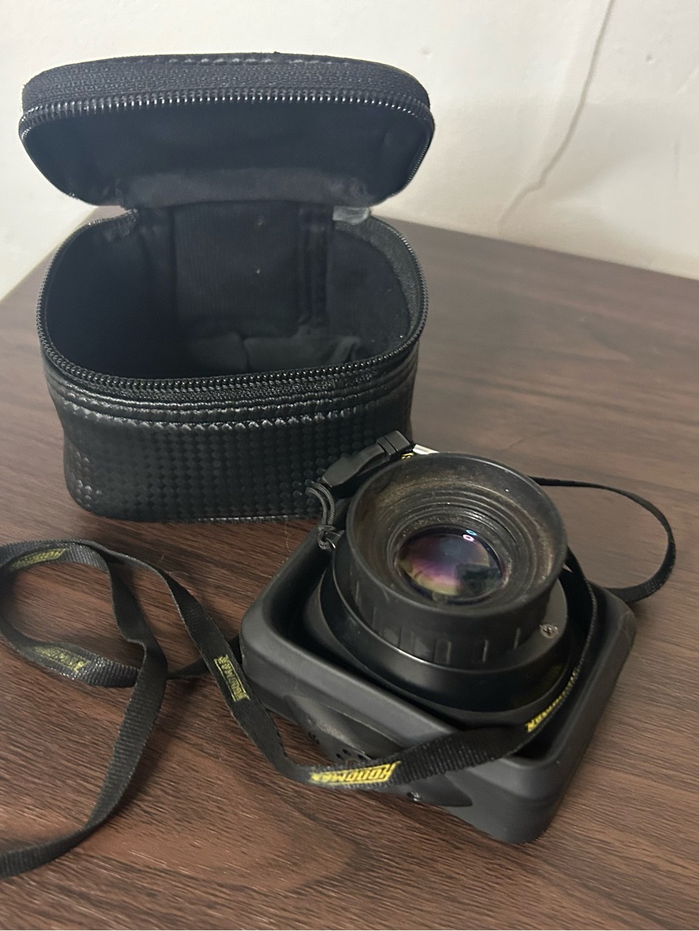 Hoodman viewfinder Loupe with case